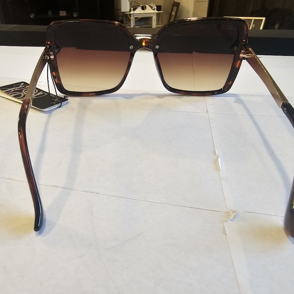 High-Fashion Polarized Queen Bee Sunglasses - Picture 3 of 3